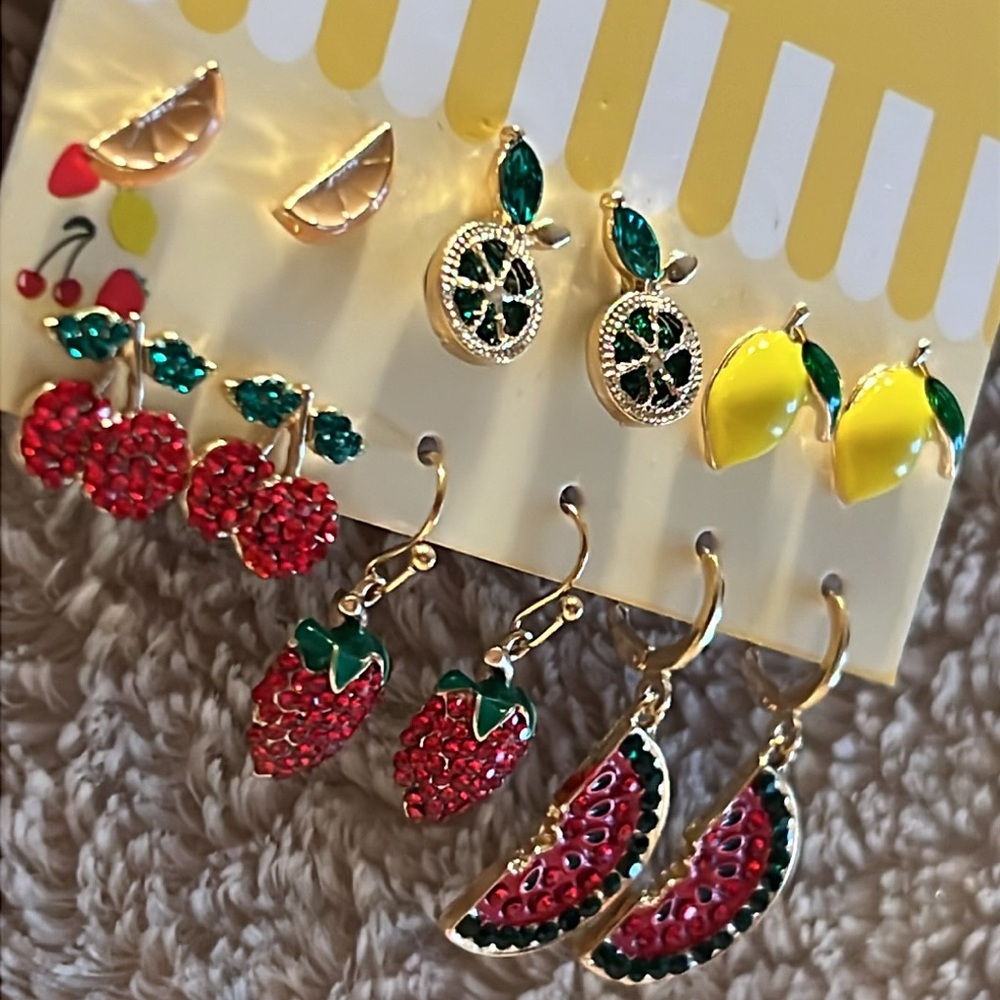 NOIR Fruity Loopy Earrings - Picture 4 of 5